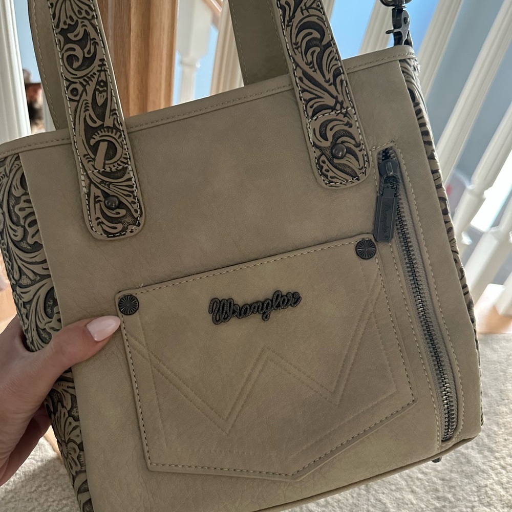 Wrangler Brown and Cream Crossbody Bag with Fringe - Picture 2 of 3